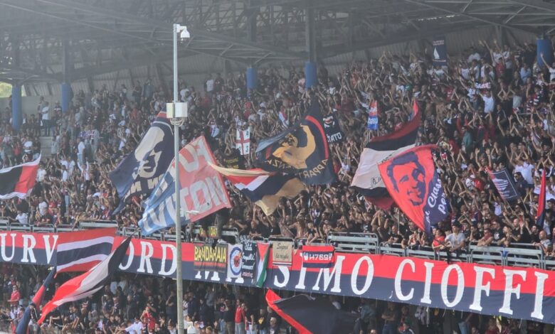 la carica dei rosso blu